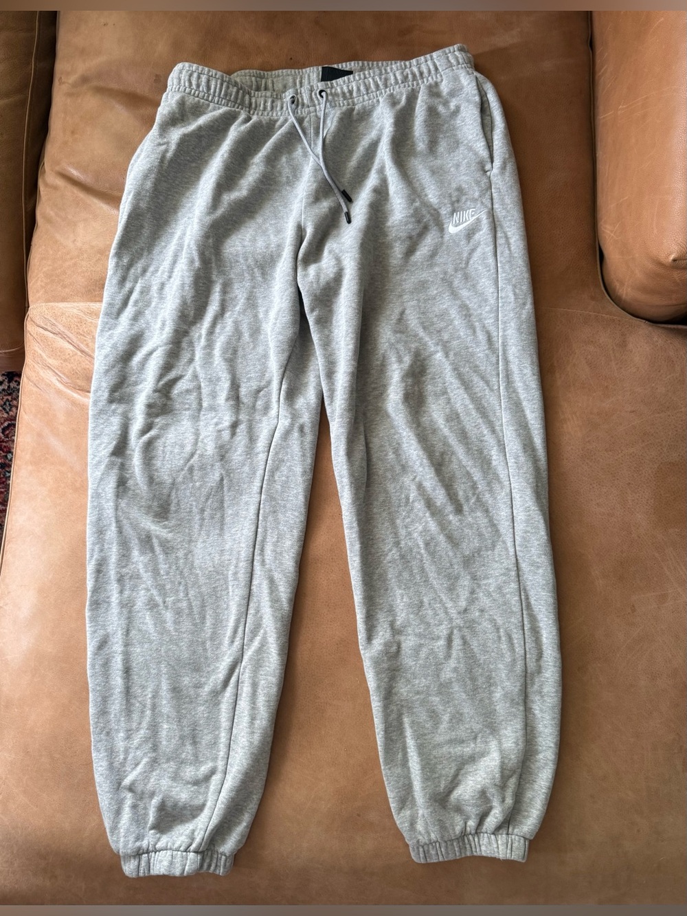 Nike Men’s Gray Fleece Jogger Pants Size L Drawstring Elastic Waist Pockets